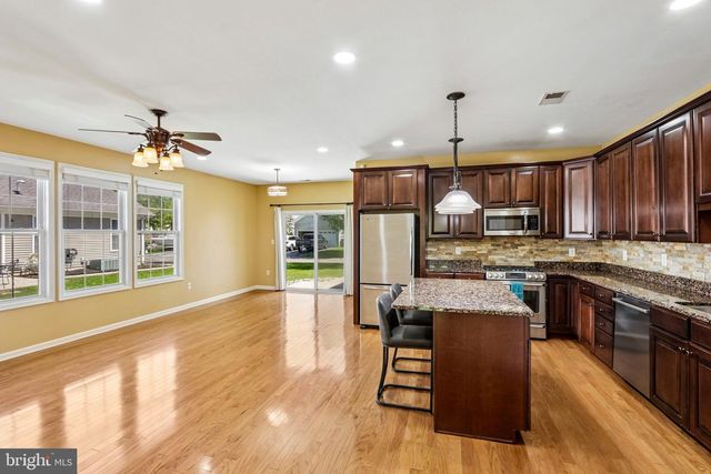 7 HORSESHOE PL, Chesterfield, NJ 08515
