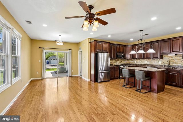 7 HORSESHOE PL, Chesterfield, NJ 08515