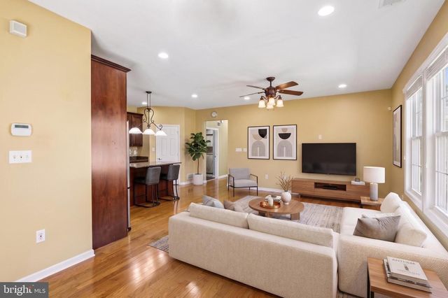 7 HORSESHOE PL, Chesterfield, NJ 08515