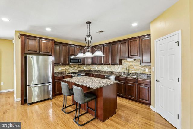 7 HORSESHOE PL, Chesterfield, NJ 08515