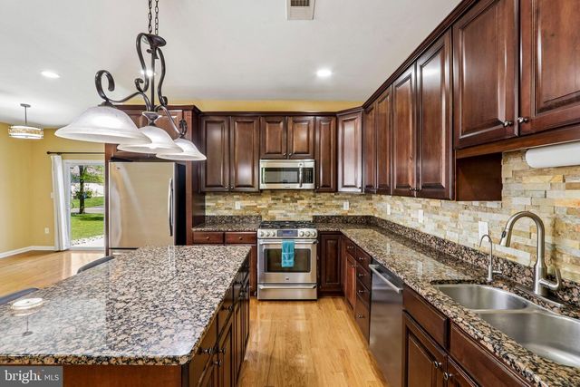 7 HORSESHOE PL, Chesterfield, NJ 08515