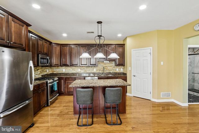 7 HORSESHOE PL, Chesterfield, NJ 08515