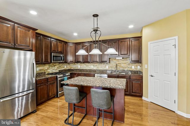 7 HORSESHOE PL, Chesterfield, NJ 08515
