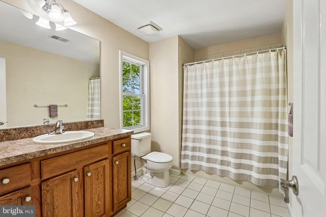 7 HORSESHOE PL, Chesterfield, NJ 08515