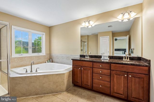 7 HORSESHOE PL, Chesterfield, NJ 08515