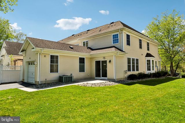 7 HORSESHOE PL, Chesterfield, NJ 08515