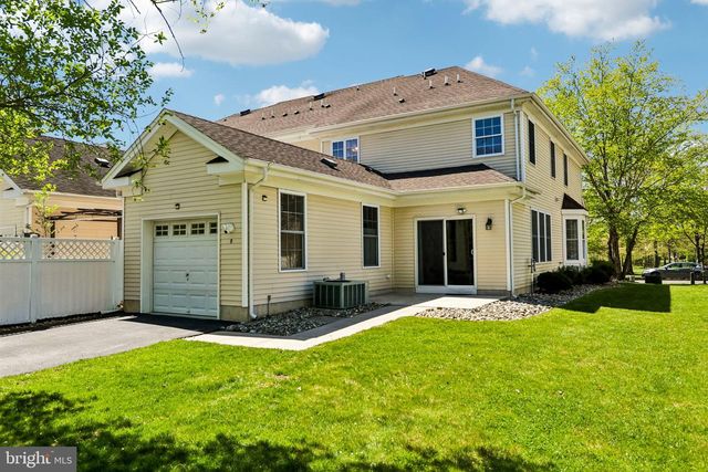 7 HORSESHOE PL, Chesterfield, NJ 08515