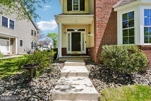 7 HORSESHOE PL, Chesterfield, NJ 08515