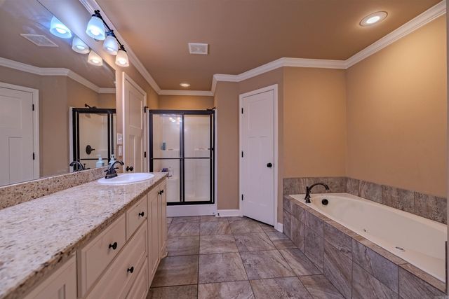 6136 Stone Chase Drive Drive, Benton, AR 72019