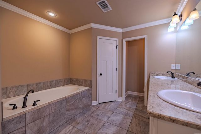 6136 Stone Chase Drive Drive, Benton, AR 72019