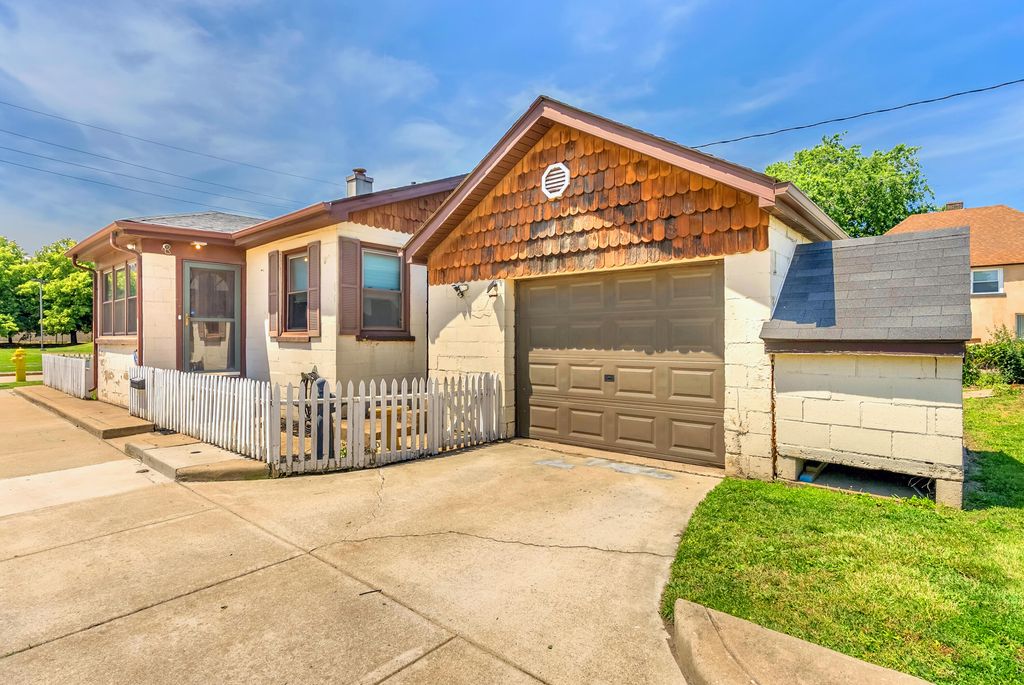 402 Liberty Street, East Chicago, IN 46312