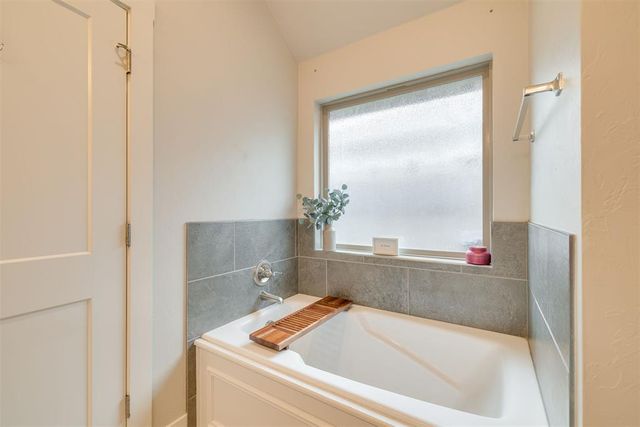 17908 Mounts Farm Road, Edmond, OK 73012