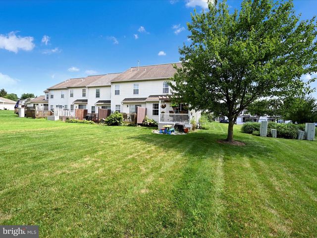 39 HERON DR, Denver, PA 17517