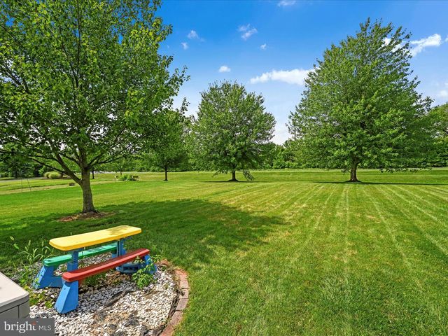 39 HERON DR, Denver, PA 17517