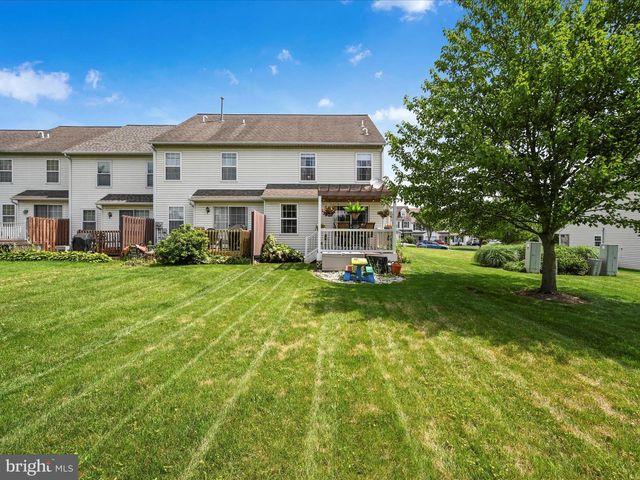 39 HERON DR, Denver, PA 17517
