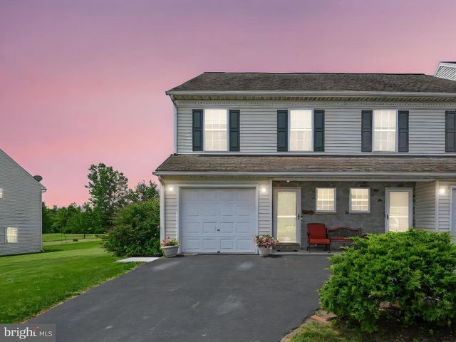 39 HERON DR, Denver, PA 17517