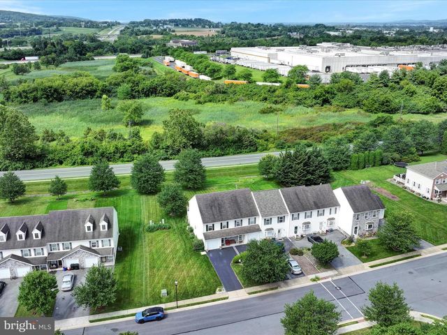 39 HERON DR, Denver, PA 17517
