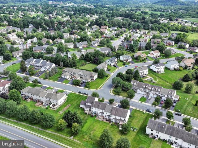 39 HERON DR, Denver, PA 17517