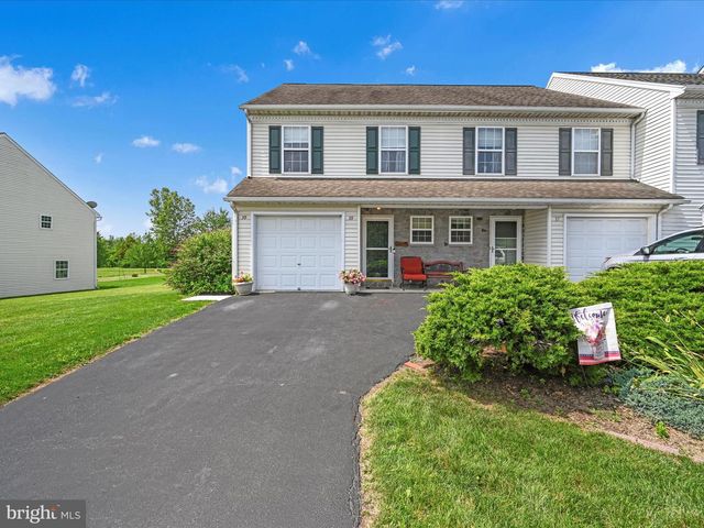39 HERON DR, Denver, PA 17517