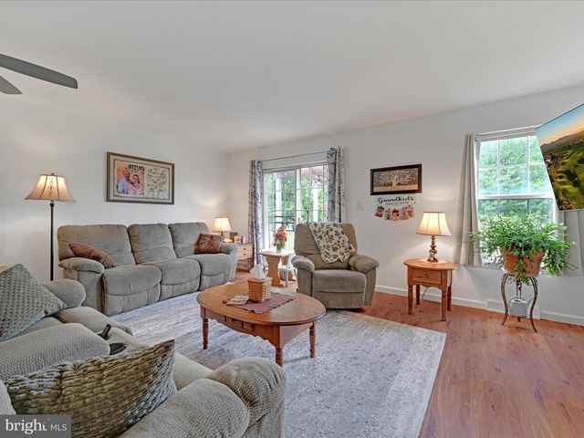 39 HERON DR, Denver, PA 17517