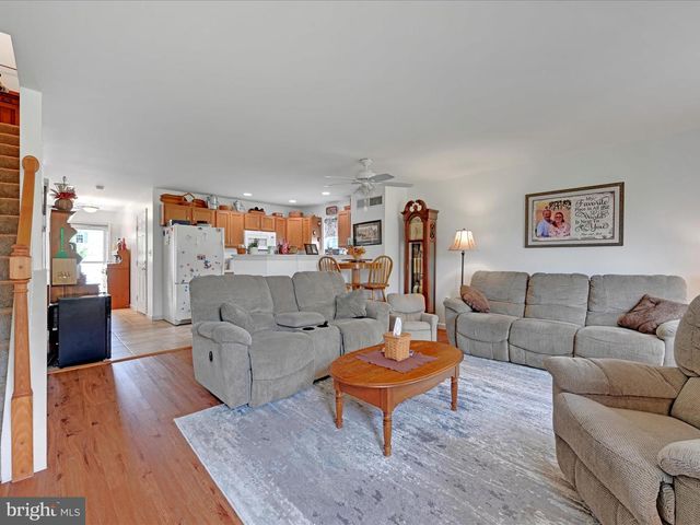 39 HERON DR, Denver, PA 17517