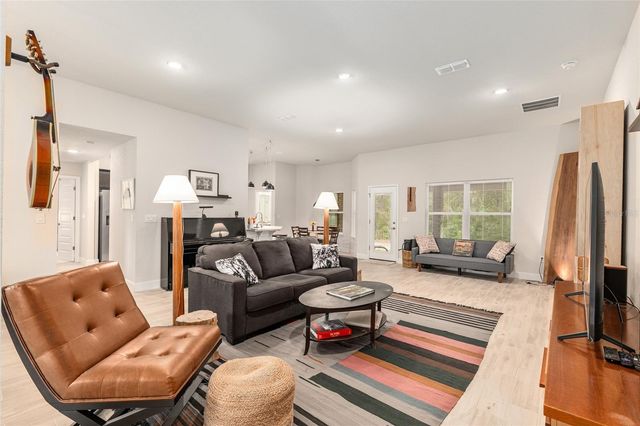 8179 NE 8TH PLACE, High Springs, FL 32643