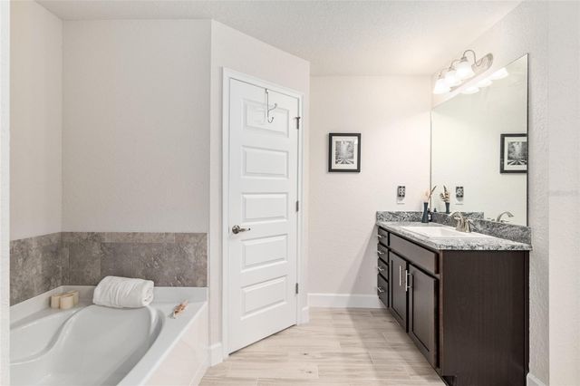 8179 NE 8TH PLACE, High Springs, FL 32643