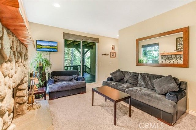 24380 Horst, Crestline, CA 92325