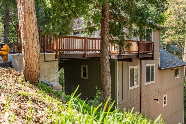 24380 Horst, Crestline, CA 92325