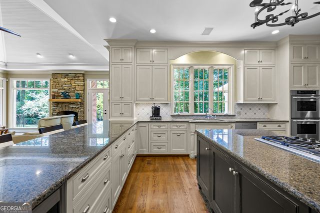 114 Willowcrest Way, Lagrange, GA 30240