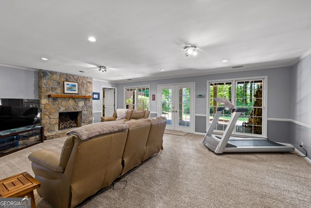114 Willowcrest Way, Lagrange, GA 30240