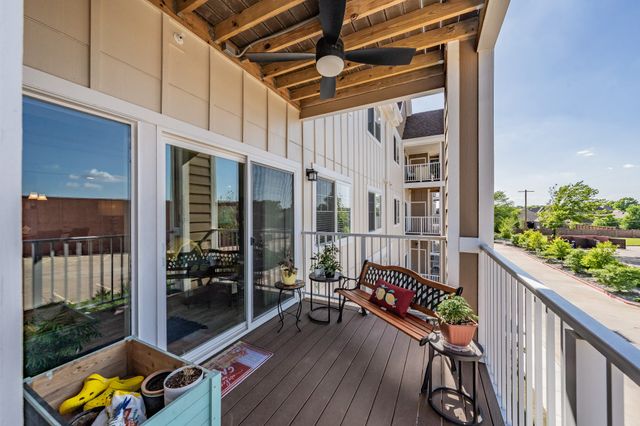 8381 Davis Boulevard 208, North Richland Hills, TX 76182