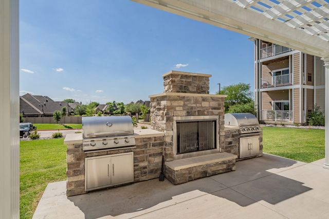 8381 Davis Boulevard 208, North Richland Hills, TX 76182
