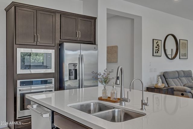 20948 E ARROWHEAD Trail, Queen Creek, AZ 85142