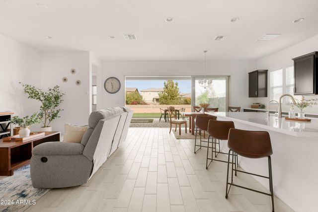 20948 E ARROWHEAD Trail, Queen Creek, AZ 85142