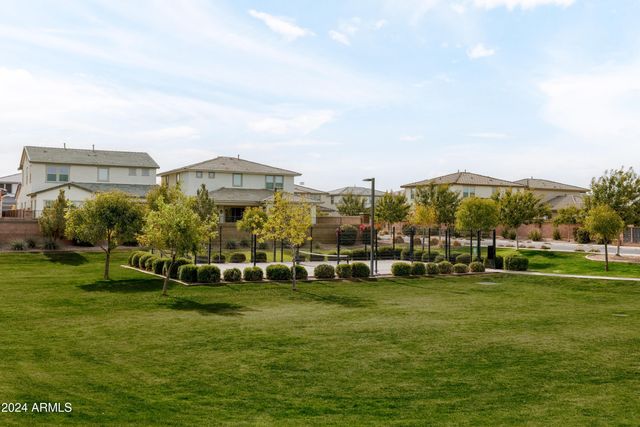 20948 E ARROWHEAD Trail, Queen Creek, AZ 85142