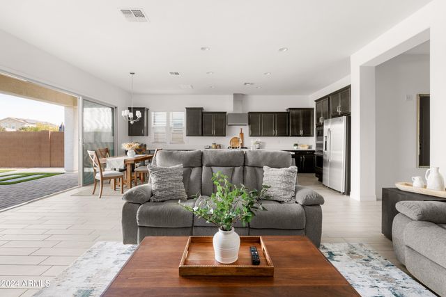 20948 E ARROWHEAD Trail, Queen Creek, AZ 85142