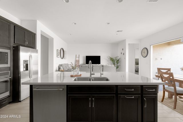 20948 E ARROWHEAD Trail, Queen Creek, AZ 85142