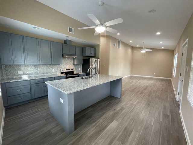 2210 Arapahoe Drive, Rosenberg, TX 77471