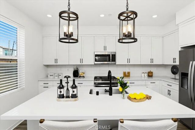 4089 Spring Haven Lane, Corona, CA 92883