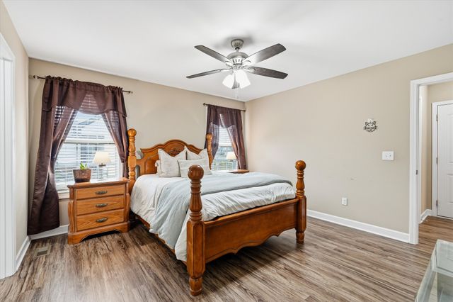 450 Heatherwood Dr, Murfreesboro, TN 37129