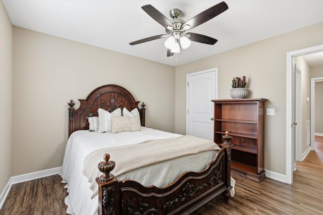 450 Heatherwood Dr, Murfreesboro, TN 37129