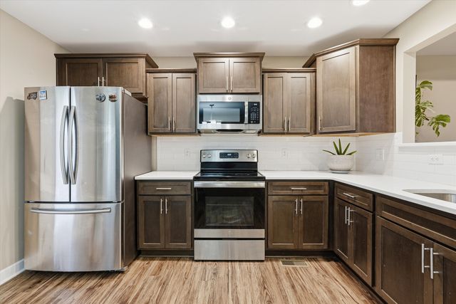 450 Heatherwood Dr, Murfreesboro, TN 37129