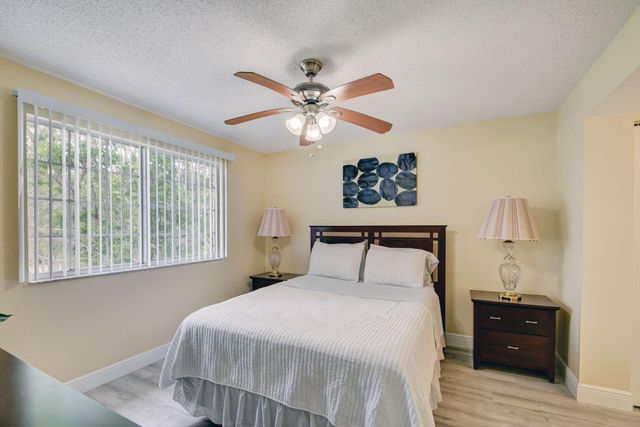 300 Crestwood Court N 307, Royal Palm Beach, FL 33411