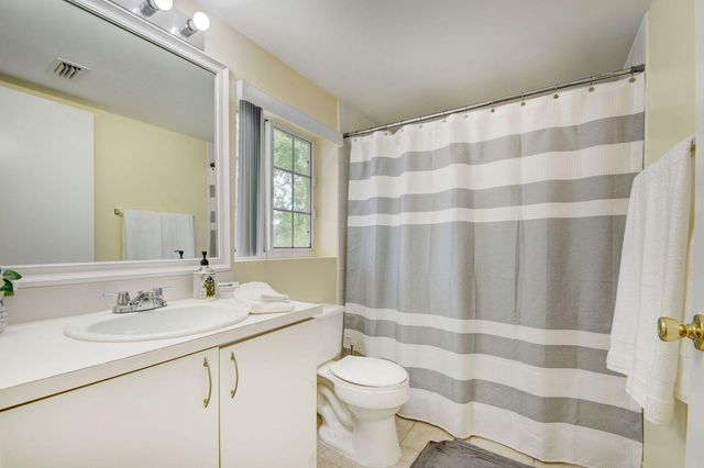 300 Crestwood Court N 307, Royal Palm Beach, FL 33411