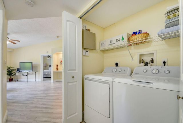 300 Crestwood Court N 307, Royal Palm Beach, FL 33411