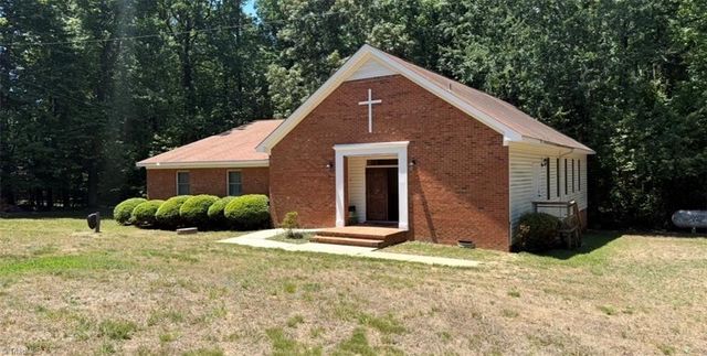 8001 Hillhaven Court, Browns Summit, NC 27214