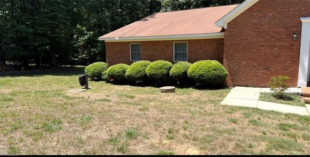 8001 Hillhaven Court, Browns Summit, NC 27214