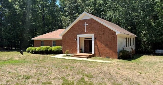 8001 Hillhaven Court, Browns Summit, NC 27214