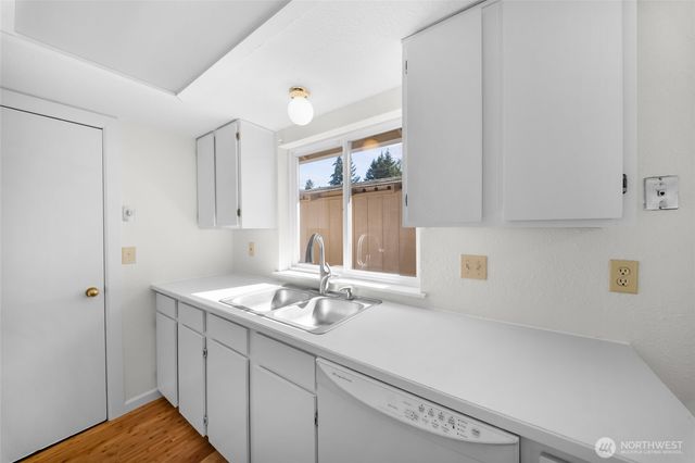 602 Malibu Drive SE, Lacey, WA 98503
